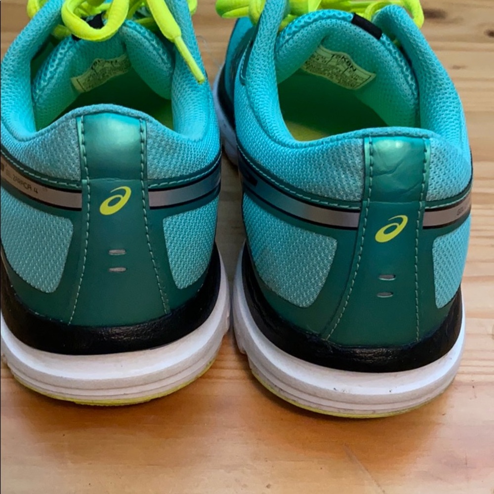 Women’s size 7 ASICS - Picture 5 of 6